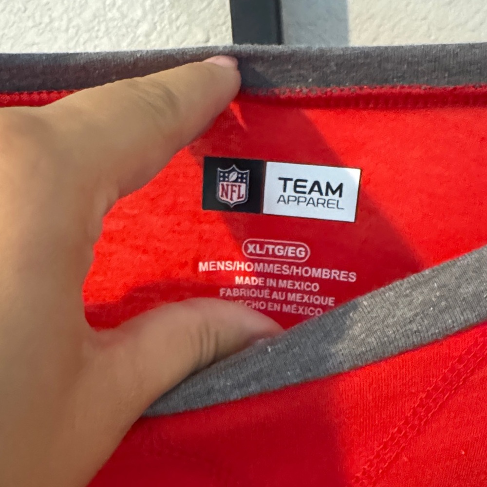 NFL KC Chiefs Red and Yellow Tshirt Size XL - Picture 4 of 5